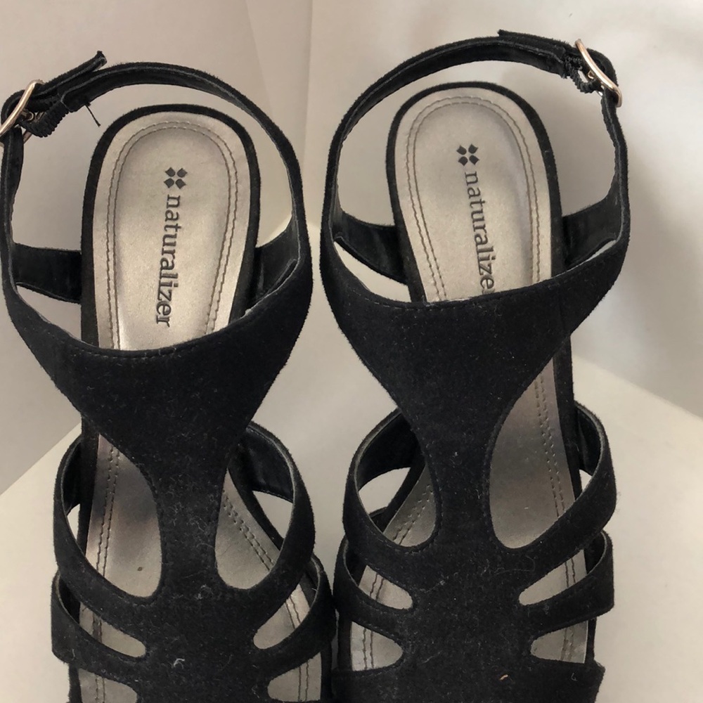 Naturalizer Heels - Picture 2 of 5
